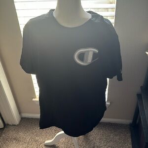 Men’s champion logo tshirt black size 2xl. Like new condition.